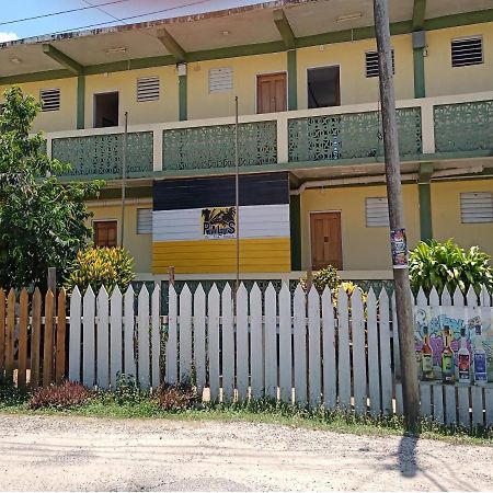 Pal'S On The Beach - Dangriga, Belize Kültér fotó