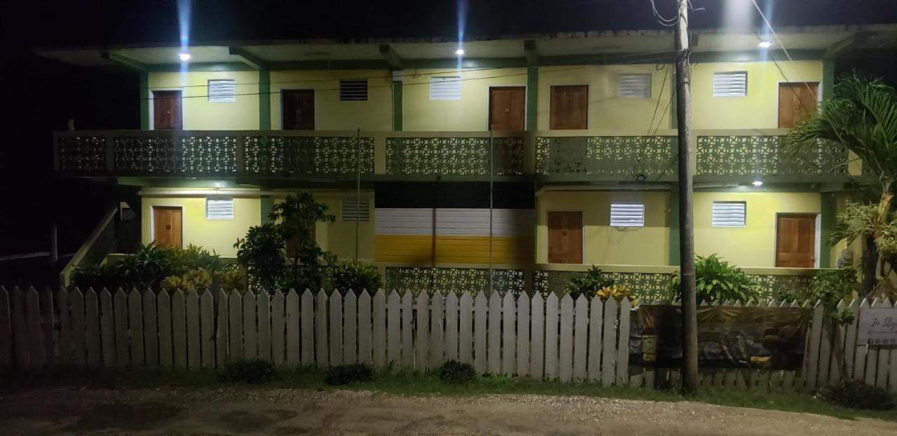 Pal'S On The Beach - Dangriga, Belize Kültér fotó