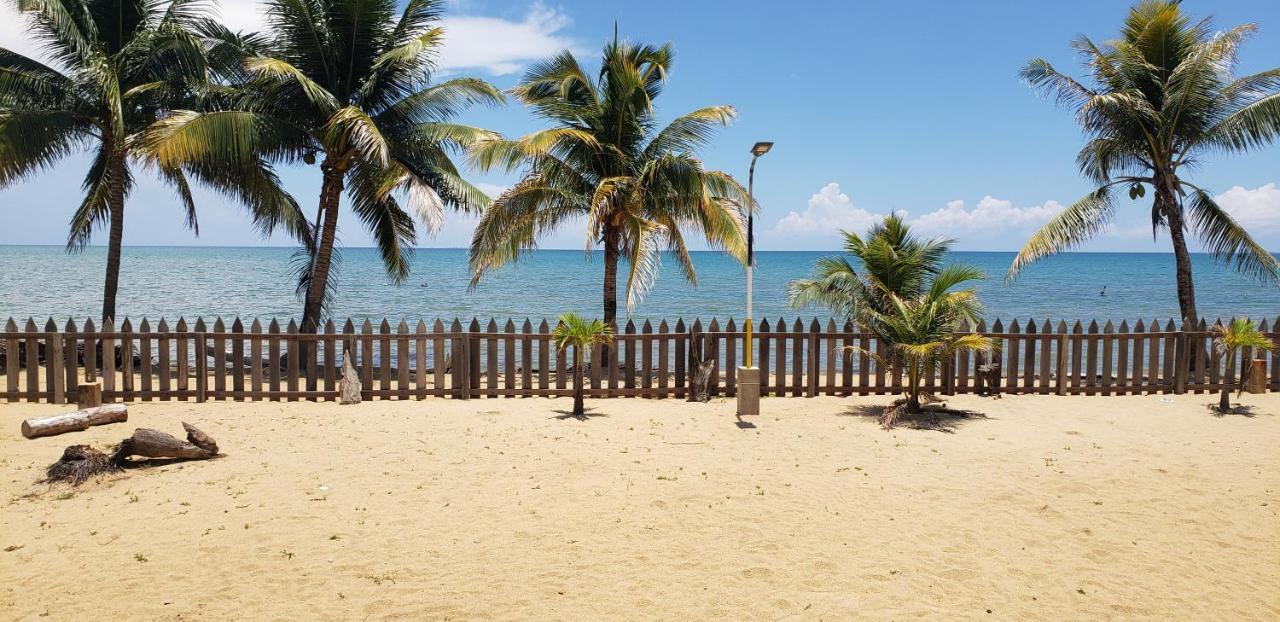 Pal'S On The Beach - Dangriga, Belize Kültér fotó