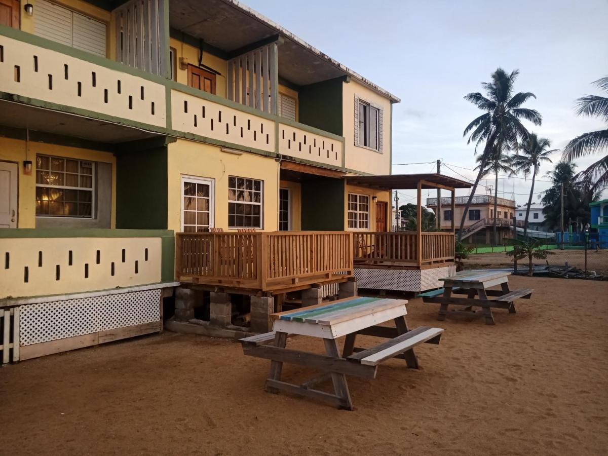 Pal'S On The Beach - Dangriga, Belize Kültér fotó