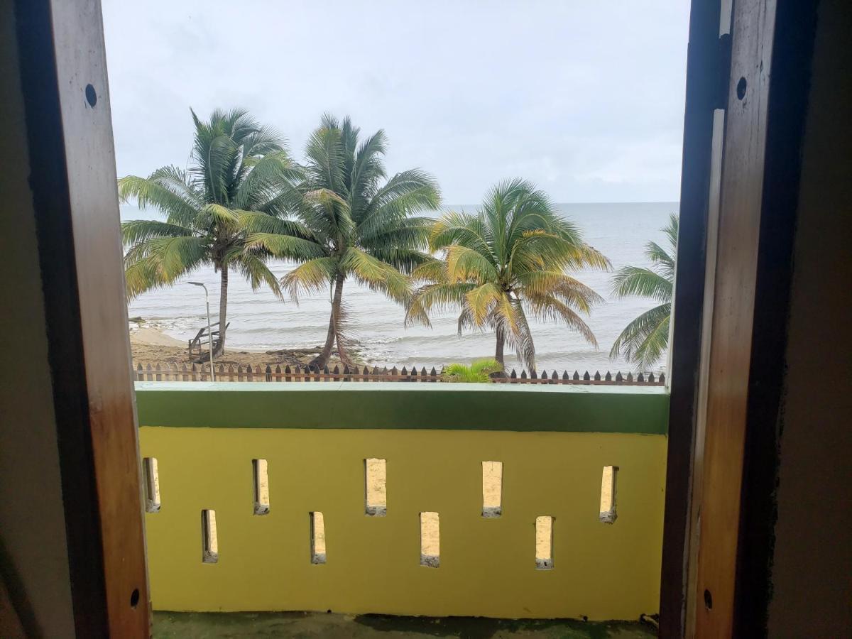 Pal'S On The Beach - Dangriga, Belize Kültér fotó