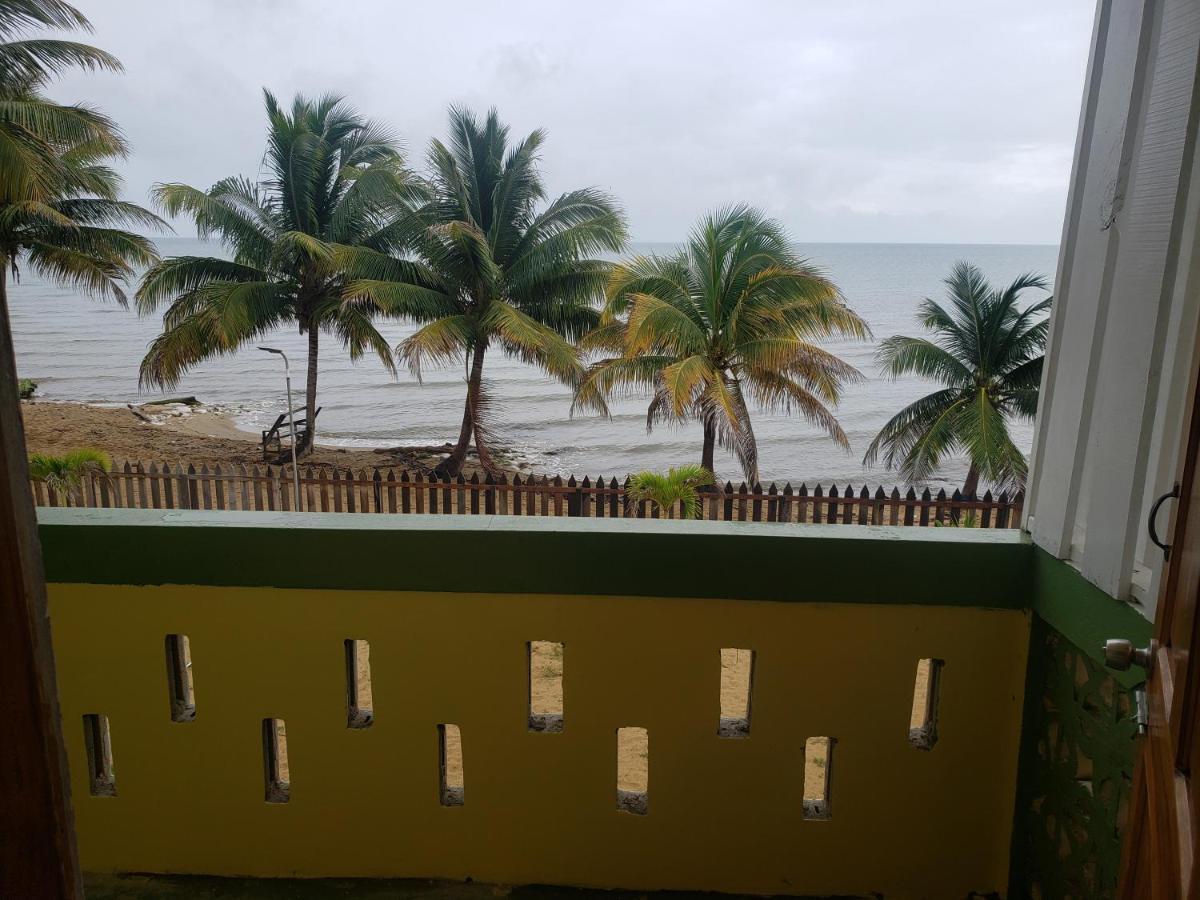 Pal'S On The Beach - Dangriga, Belize Kültér fotó